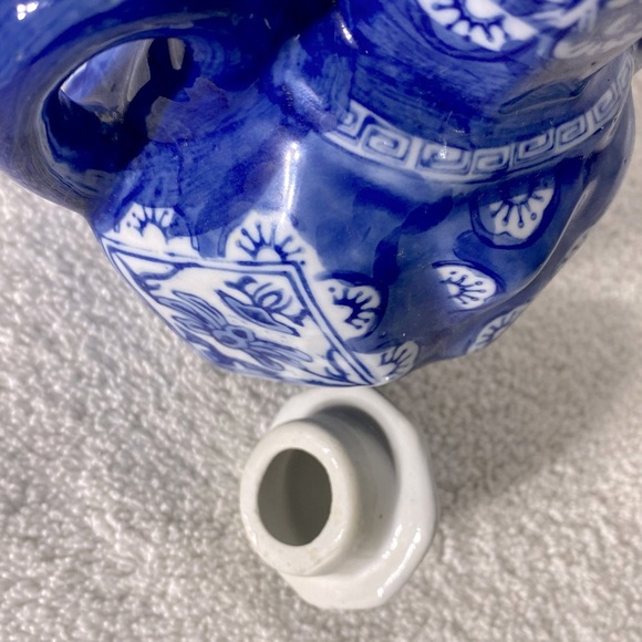 Vintage Blue White Chinese Porcelain Teapot - Picture 11 of 11